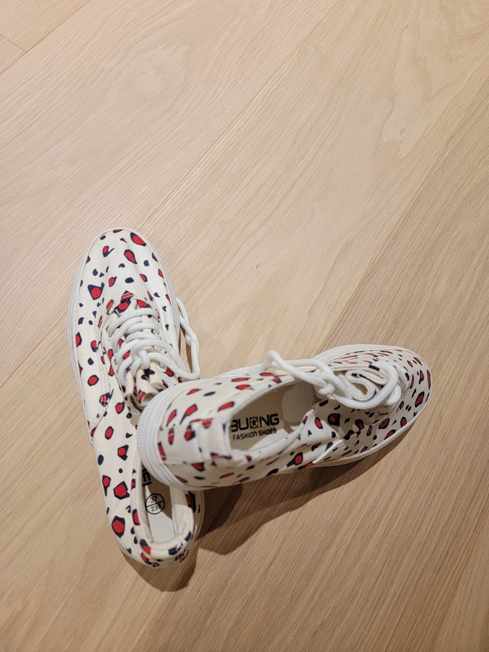 BUONG Kids White Canvas Sneakers with Red & Black Spot Print
